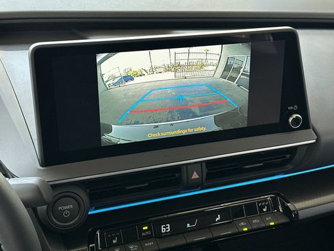 New 2026 Toyota Prius Plug-In Hybrid FWD image 18