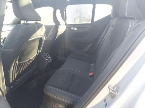 Used 2023 Volvo XC40 Recharge Plus image 7