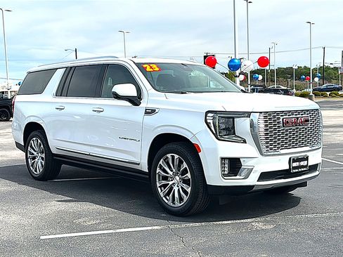Used 2023 GMC Yukon XL Denali image 10