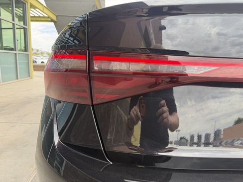 Used 2025 Volkswagen Jetta SEL FWD image 14