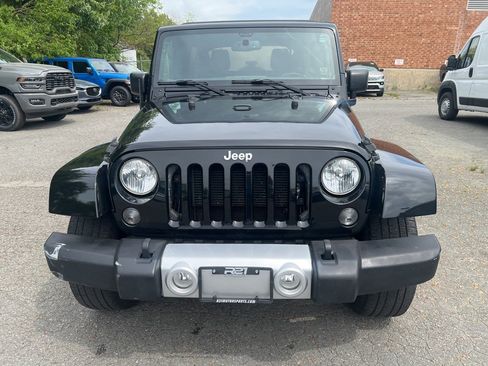 Used 2015 Jeep Wrangler Unlimited Sahara w/ Connectivity Group AWD/4WD image 8