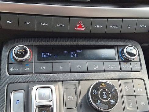 Certified 2024 Hyundai Palisade Limited AWD/4WD image 18