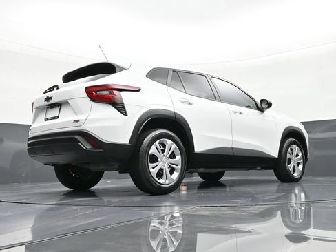 Used 2024 Chevrolet Trax LS FWD image 25