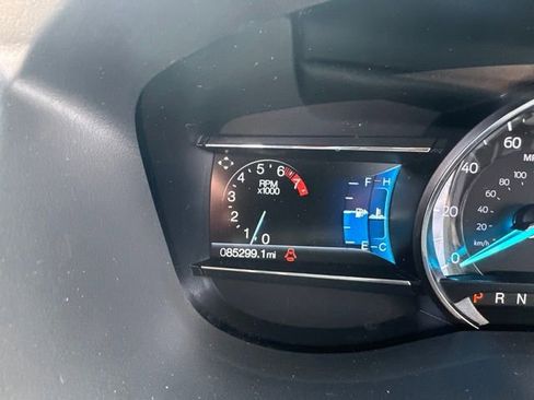 Used 2018 Ford Explorer XLT w/ Equipment Group 202A FWD image 7