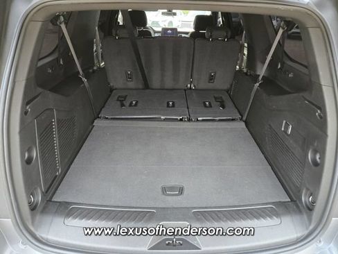 Used 2022 Chevrolet Suburban LS RWD image 14