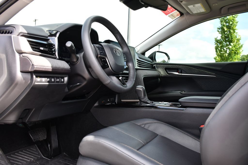 Used 2025 Toyota Camry XLE w/ Premium Plus Package FWD image 16
