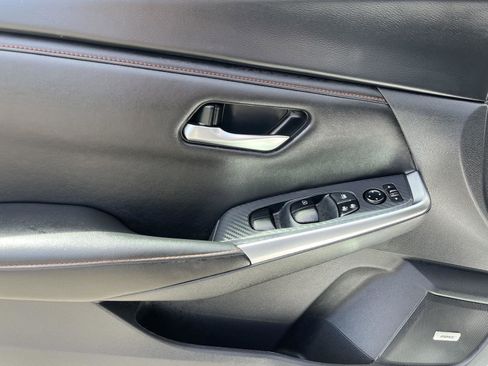 Used 2024 Nissan Sentra SR w/ SR Premium Package FWD image 19