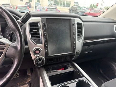 Used 2017 Nissan Titan XD AWD/4WD image 5