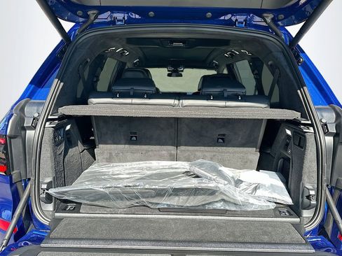 New 2026 BMW X7 M60i image 21