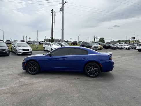 Used 2022 Dodge Charger SXT w/ Plus Group RWD image 11