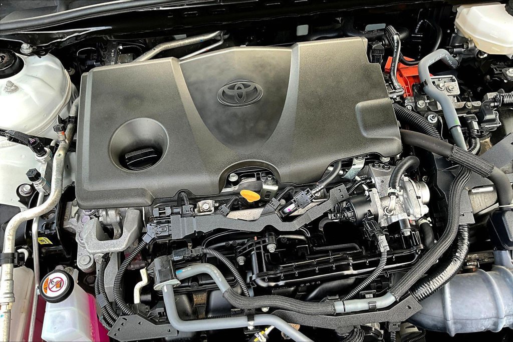 Used 2025 Toyota Camry LE FWD image 32