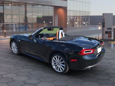 Used 2017 FIAT 124 Spider Lusso RWD image 9