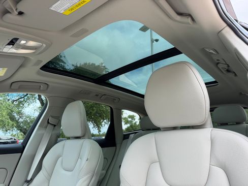 Certified 2023 Volvo XC60 B5 Plus FWD image 23