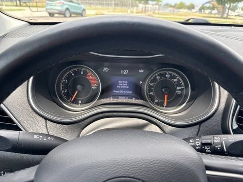 Used 2019 Jeep Cherokee Limited AWD/4WD image 25