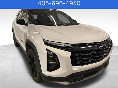 Used 2025 Chevrolet Equinox LT w/ Midnight Edition AWD/4WD image 2