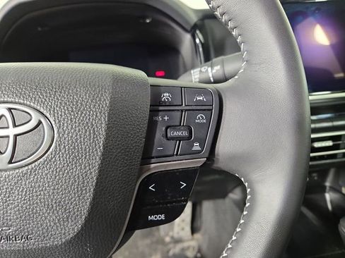 Used 2025 Toyota Camry SE image 23