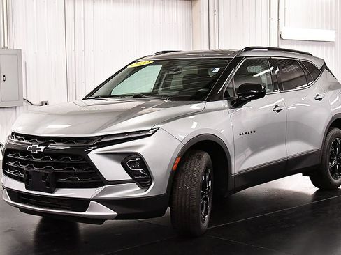 Used 2023 Chevrolet Blazer LT w/ Convenience Package AWD/4WD image 3