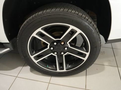 Used 2016 GMC Yukon SLT AWD/4WD image 12