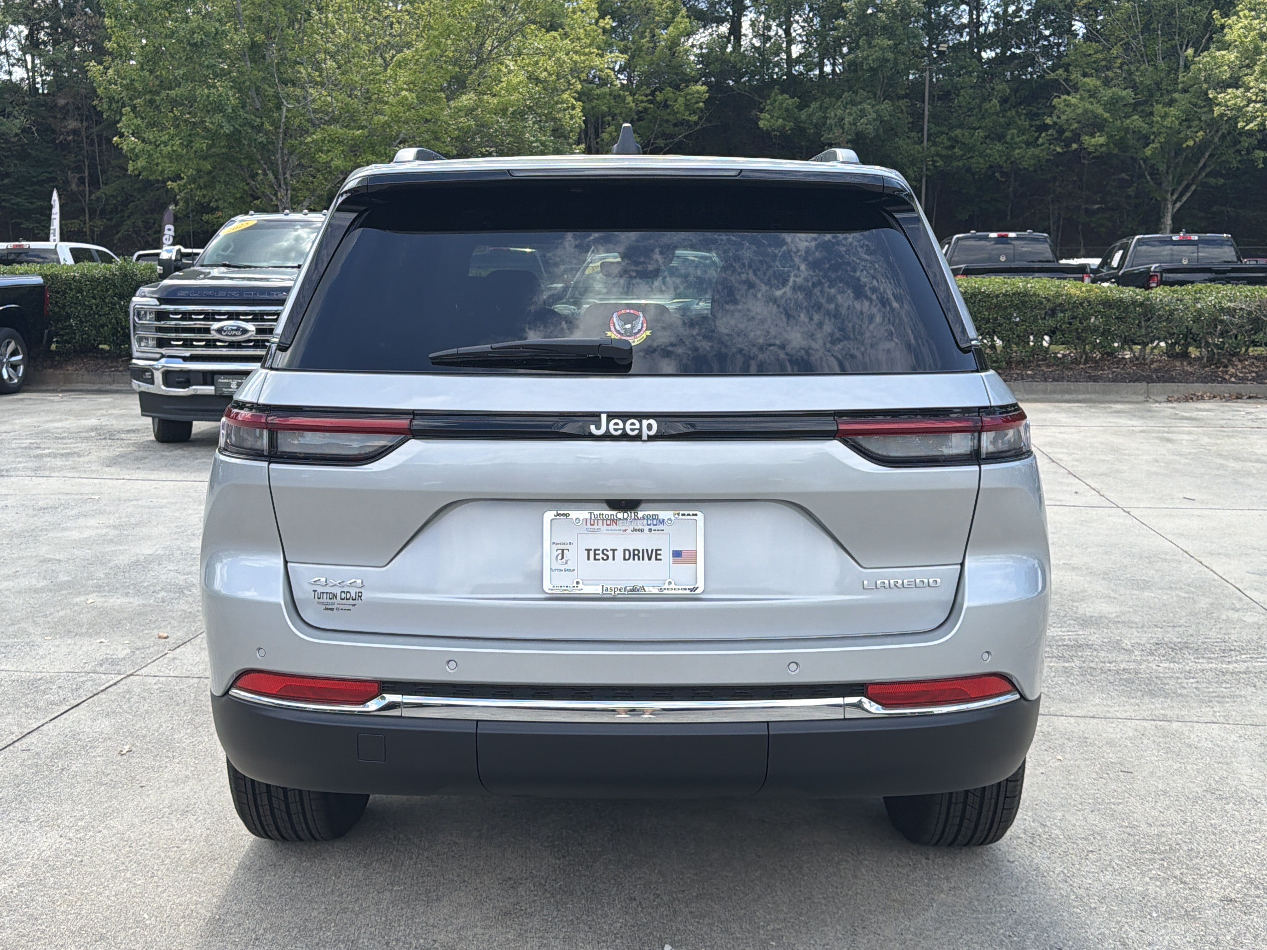 New 2026 Jeep Grand Cherokee Laredo w/ Trailer Tow Package AWD/4WD image 6