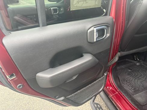 Used 2021 Jeep Wrangler Unlimited Sahara AWD/4WD image 31