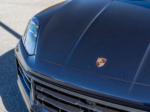 Certified 2025 Porsche Cayenne image 18