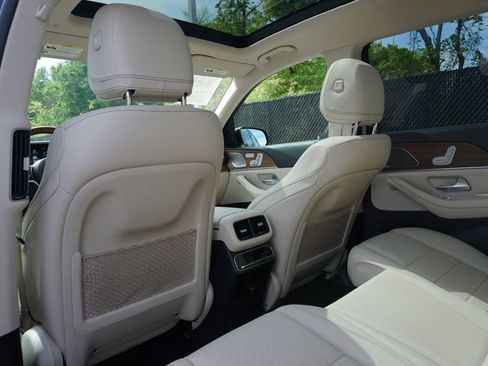 Used 2022 Mercedes-Benz GLS 450 4MATIC image 40