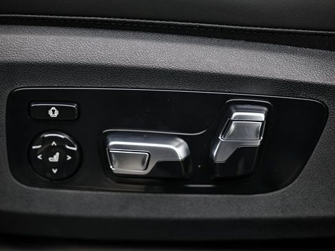 New 2026 BMW X5 M60i w/ Climate Comfort Package image 24