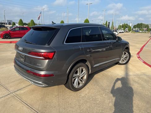 Used 2021 Audi Q7 2.0T Premium Plus w/ Premium Plus Package AWD/4WD image 3