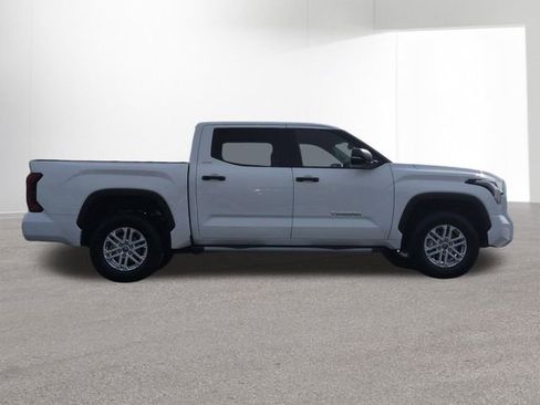 Used 2024 Toyota Tundra SR5 w/ SR5 Convenience Package AWD/4WD image 5