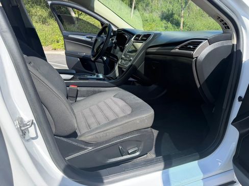 Used 2019 Ford Fusion SE image 17