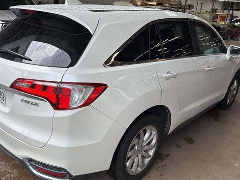 Used 2016 Acura RDX w/ Tech & AcuraWatch Plus Pack FWD image 4