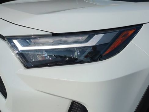 Used 2023 Toyota RAV4 LE FWD image 9