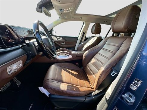 Used 2024 Mercedes-Benz GLS 580 4MATIC image 21