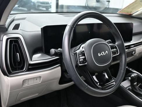 Used 2025 Kia Sorento S w/ Panoramic Sunroof Package FWD image 15