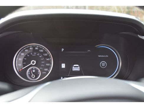 Used 2025 Genesis G70 2.5T image 21