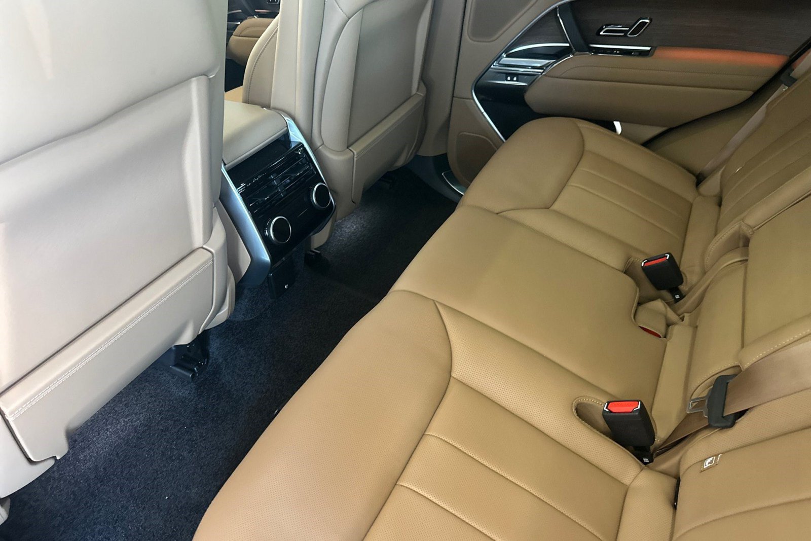 New 2026 Land Rover Range Rover SE AWD/4WD image 15