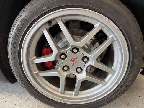 Used 2002 Chevrolet Corvette Z06 w/ Memory Pkg RWD image 25
