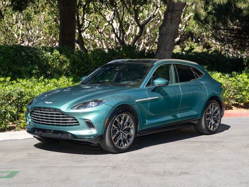 Used 2021 Aston Martin DBX AWD/4WD image 2