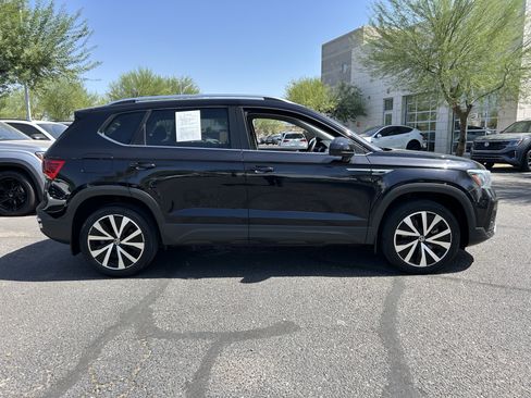 Certified 2023 Volkswagen Taos SE w/ Panoramic Sunroof Package FWD image 5