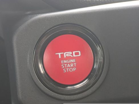 Used 2025 Toyota Tacoma TRD Off-Road image 25