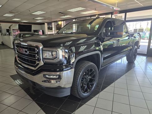 Used 2017 GMC Sierra 1500 SLE w/ SLE Value Package RWD image 1