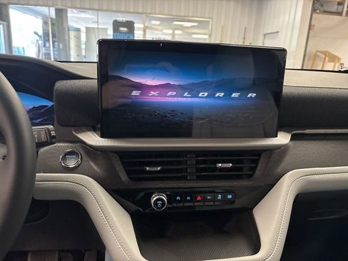 New 2026 Ford Explorer Platinum image 20