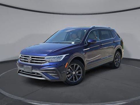Used 2022 Volkswagen Tiguan SE w/ Panoramic Sunroof Package AWD/4WD image 1