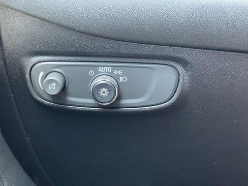 Used 2019 Chevrolet Equinox LT FWD image 31