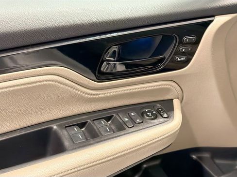 Used 2023 Honda Odyssey Touring image 17