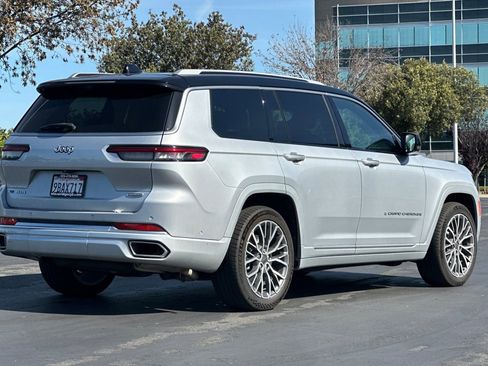 Used 2022 Jeep Grand Cherokee L Summit AWD/4WD image 4