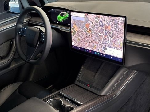 Used 2024 Tesla Model X image 37