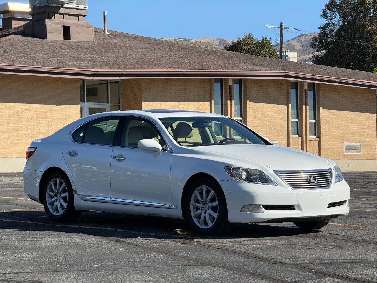 Used 2007 Lexus LS 460 RWD image 7