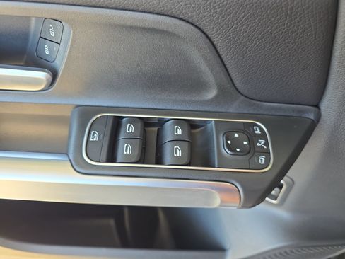 Certified 2025 Mercedes-Benz GLB 250 image 27