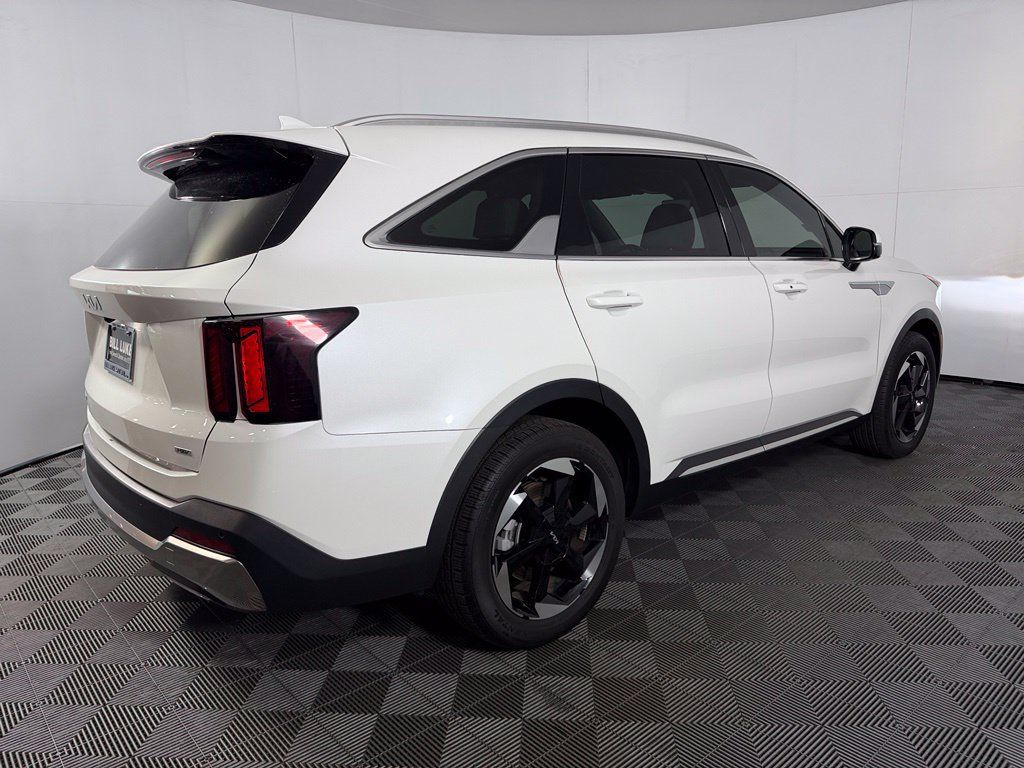 Used 2025 Kia Sorento EX AWD/4WD image 9
